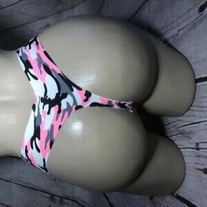 NATIVE INTIMATES 3 Laser cut thongs in pink camo NEW Large